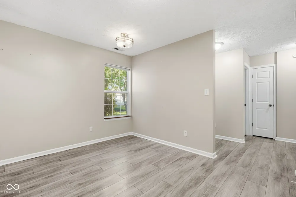 933 Atmore Court Indianapolis, IN 46217