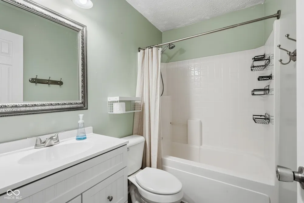 933 Atmore Court Indianapolis, IN 46217