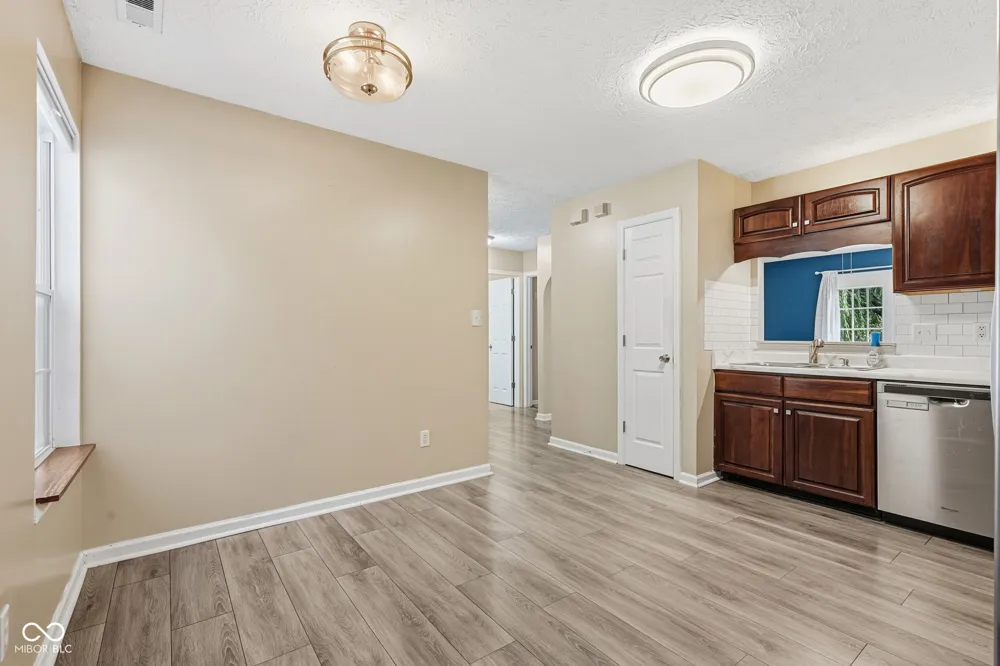 933 Atmore Court Indianapolis, IN 46217