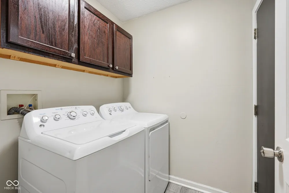 933 Atmore Court Indianapolis, IN 46217
