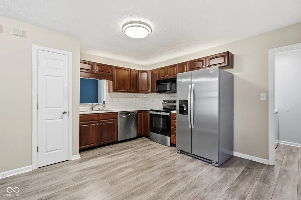 933 Atmore Court Indianapolis, IN 46217