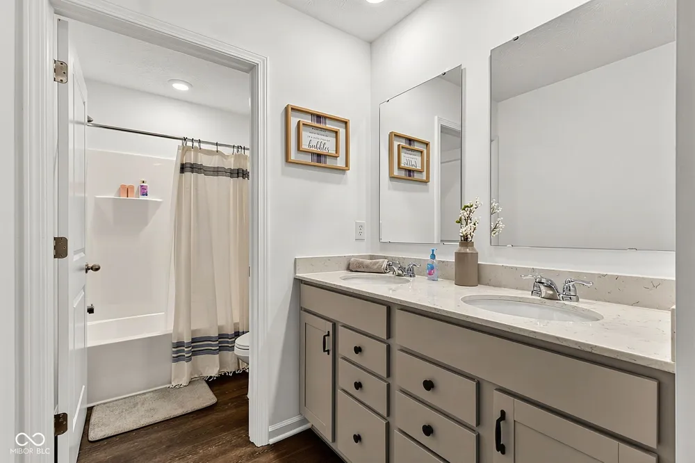 2282 Oakmont Drive Plainfield, IN 46168