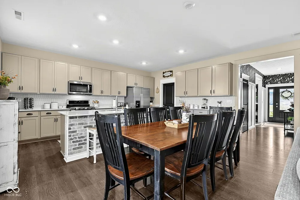 2282 Oakmont Drive Plainfield, IN 46168