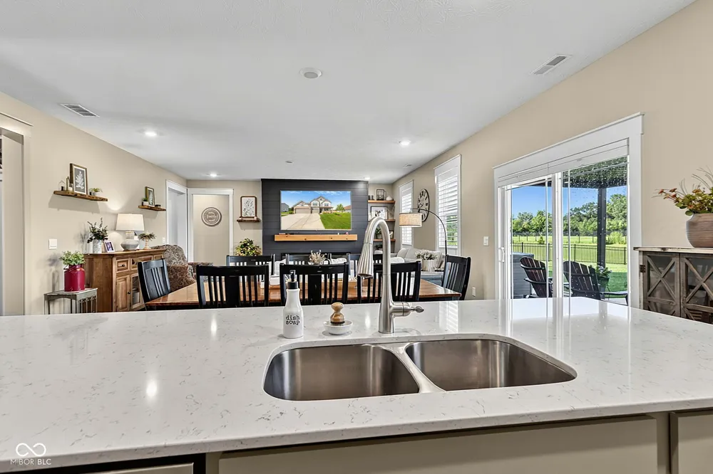 2282 Oakmont Drive Plainfield, IN 46168