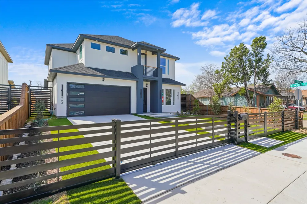 703 Buckalew Street Dallas, TX 75208