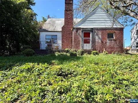 76 Beechwood Street