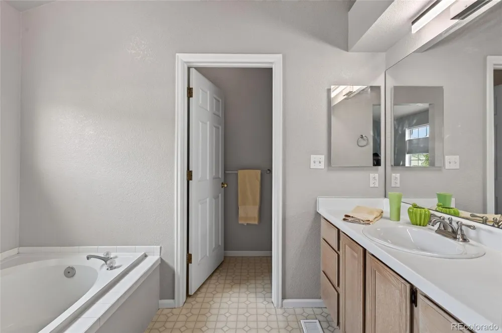2092 S Xenia Way Denver, CO 80231