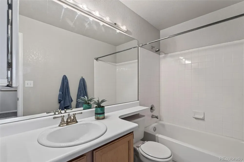2092 S Xenia Way Denver, CO 80231