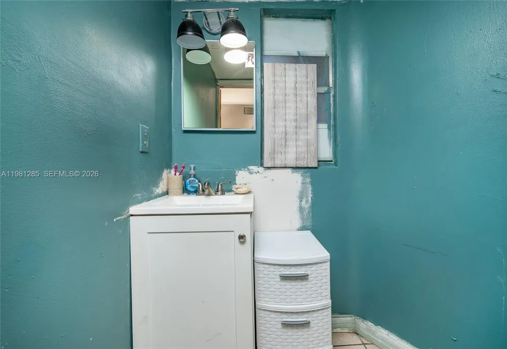 2610 NW 33rd St #2610-2612 Miami, FL 33142