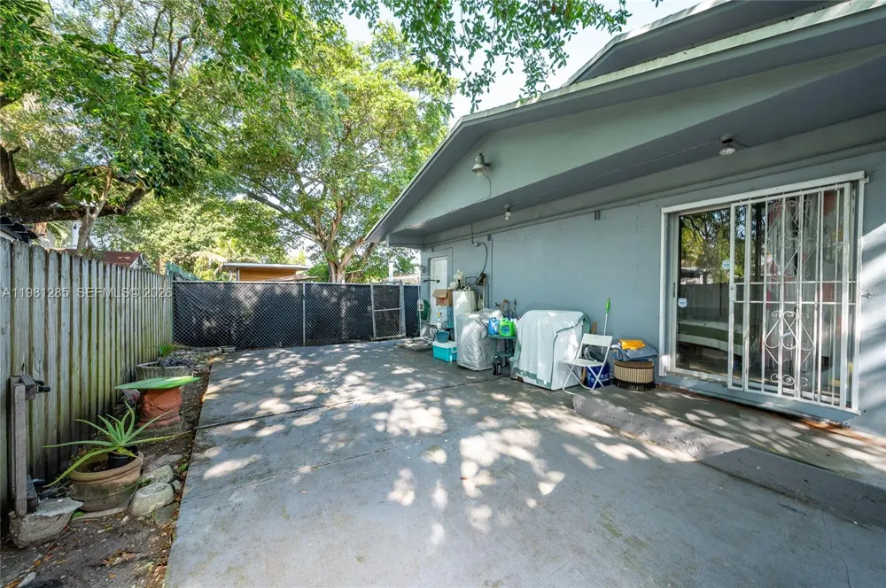 2610 NW 33rd St #2610-2612 Miami, FL 33142