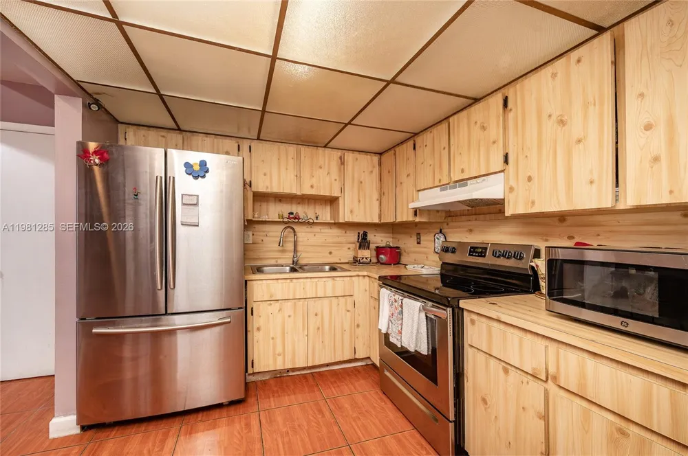 2610 NW 33rd St #2610-2612 Miami, FL 33142