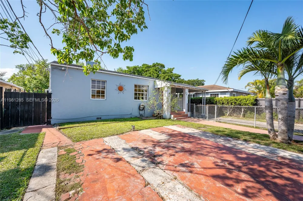 2610 NW 33rd St #2610-2612 Miami, FL 33142