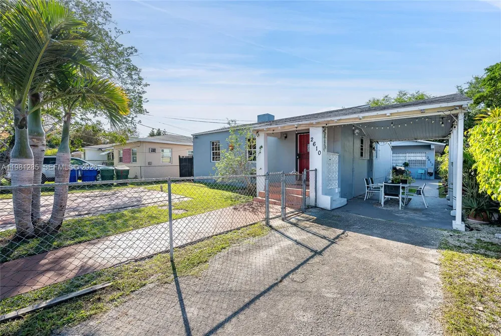 2610 NW 33rd St #2610-2612 Miami, FL 33142
