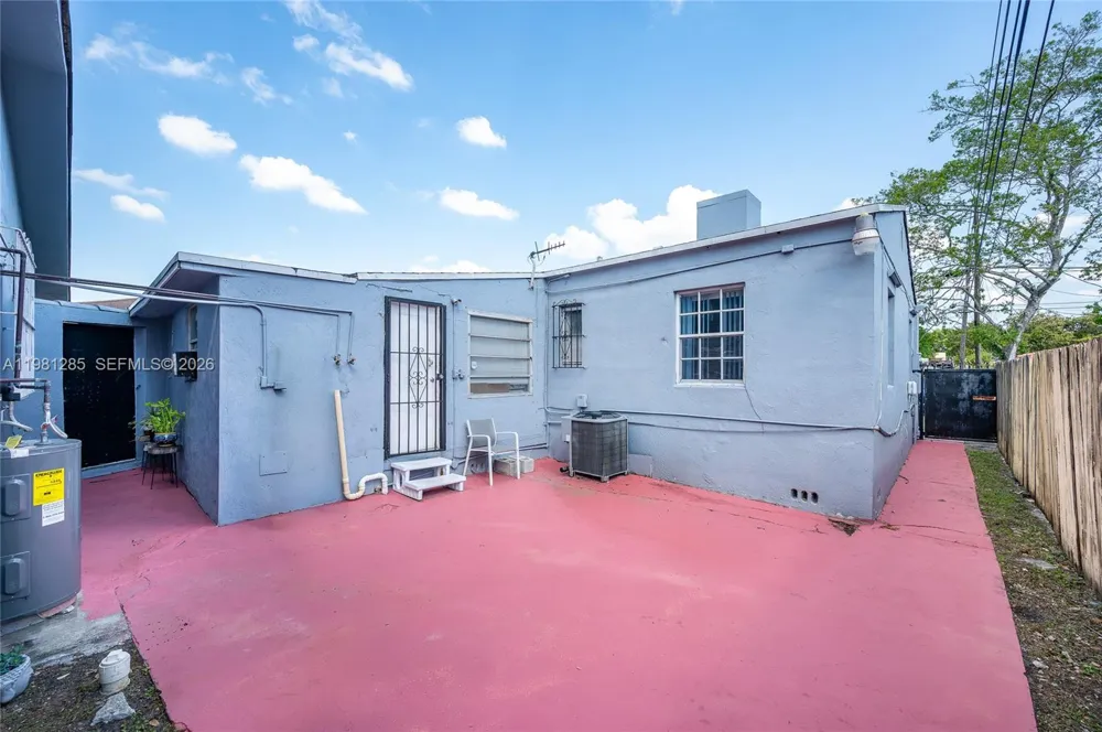 2610 NW 33rd St #2610-2612 Miami, FL 33142