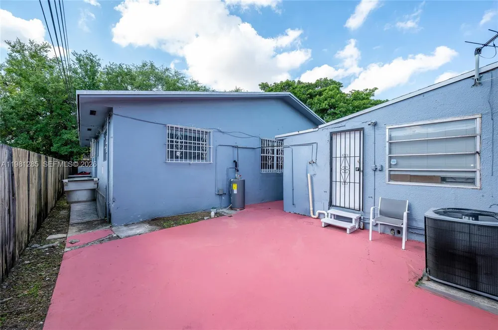 2610 NW 33rd St #2610-2612 Miami, FL 33142