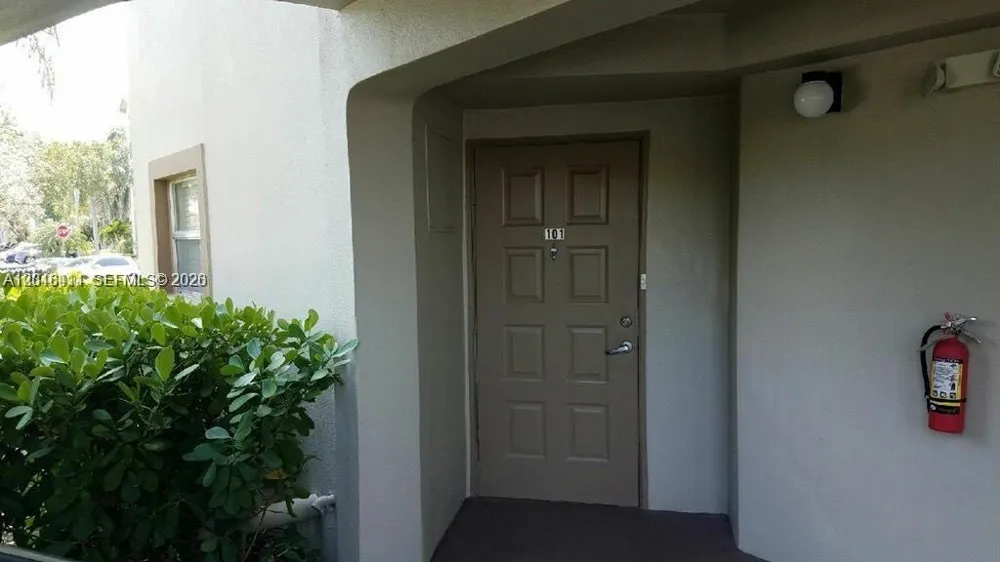 550 SW 137th Ave #101L Pembroke Pines, FL 33027