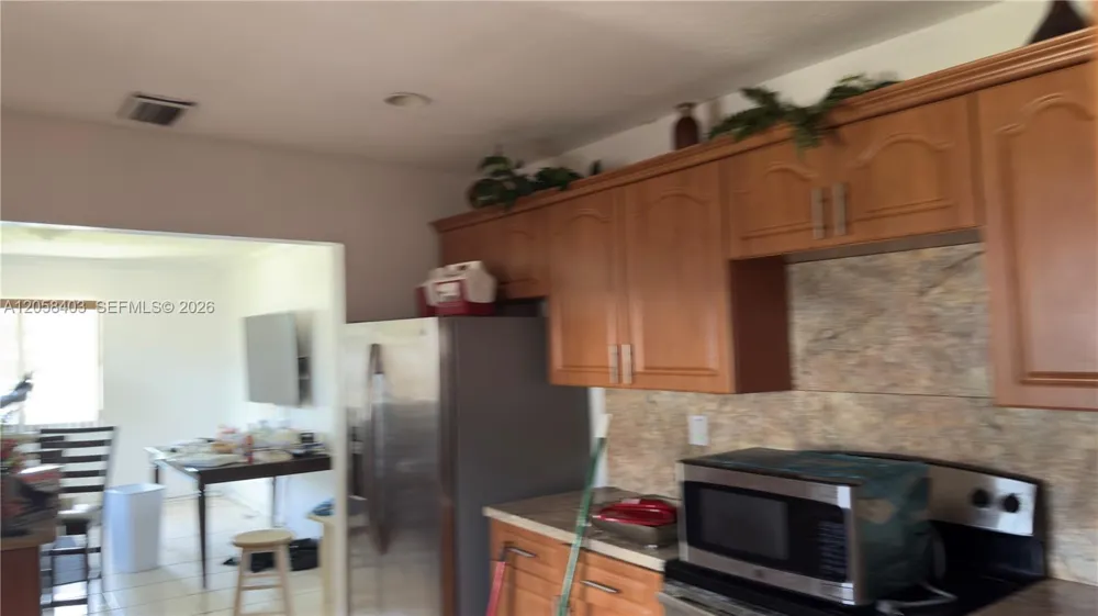 669 W 23rd St Hialeah, FL 33010