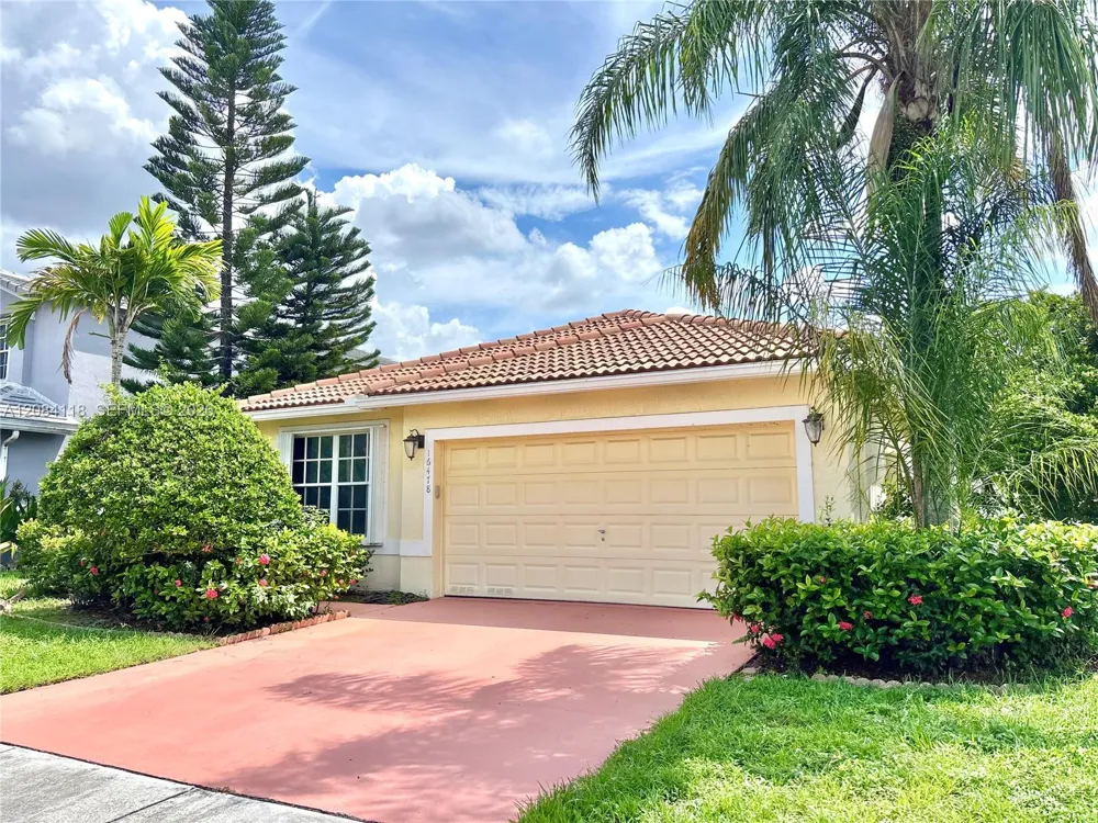 16478 NW 20th St Pembroke Pines, FL 33028
