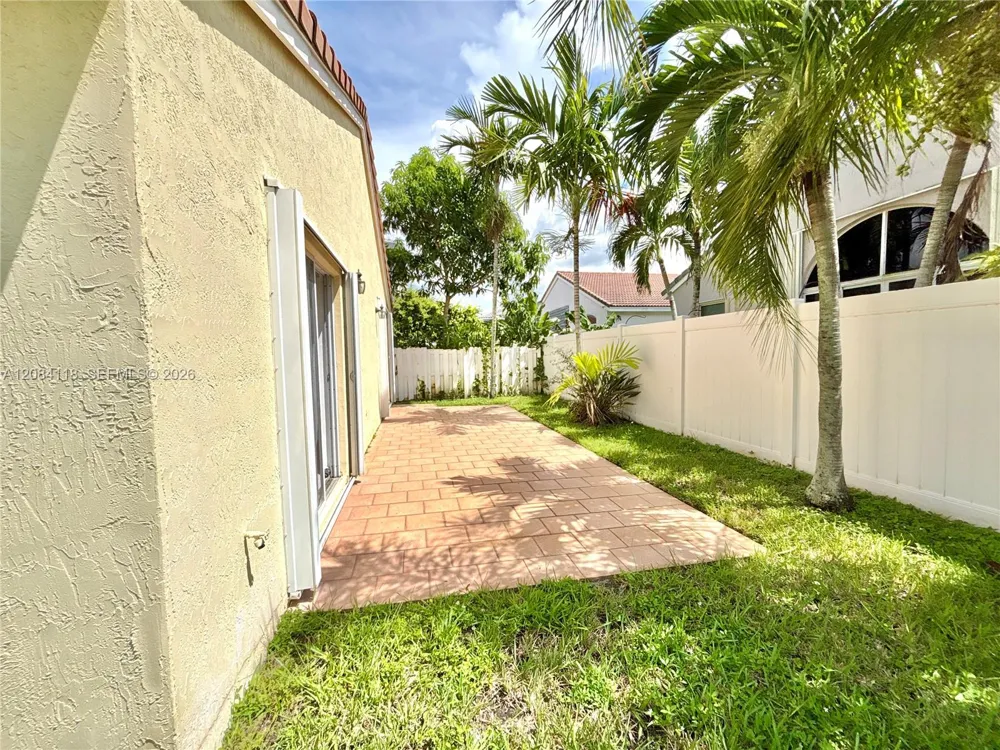 16478 NW 20th St Pembroke Pines, FL 33028