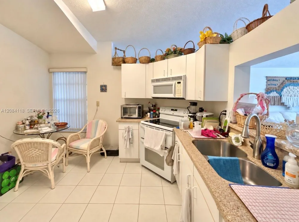 16478 NW 20th St Pembroke Pines, FL 33028