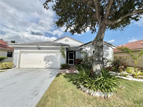 415 NW 165th Ave