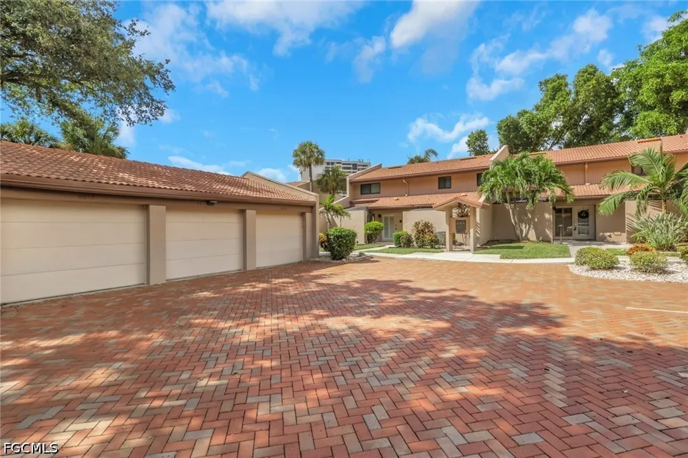 S Landings Drive Fort Myers, FL 33919