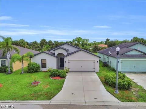 Shadow Lakes Drive