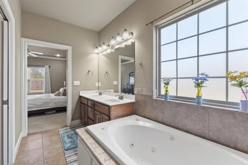 5710 Ashbrook Drive Bartlesville, OK 74006