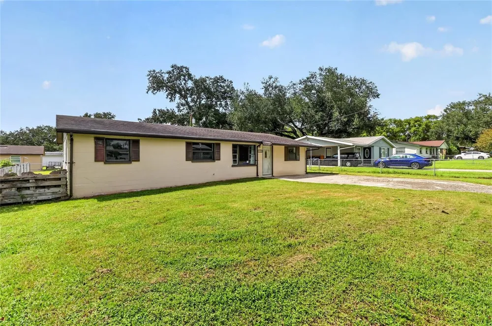 3206 DECATUR AVENUE Lakeland, FL 33805