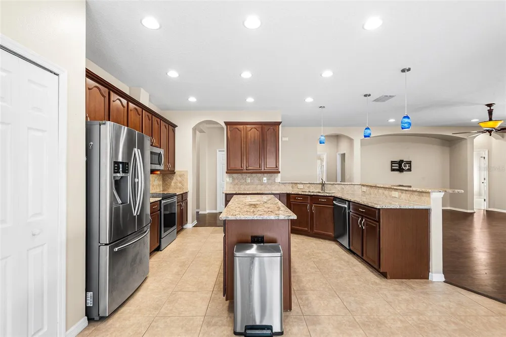 443 YORK DALE DRIVE Ruskin, FL 33570