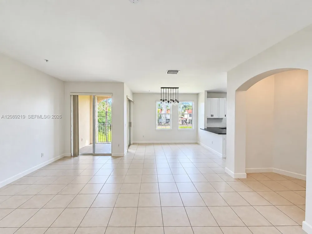 10242 NW 7th St #203 Miami, FL 33172