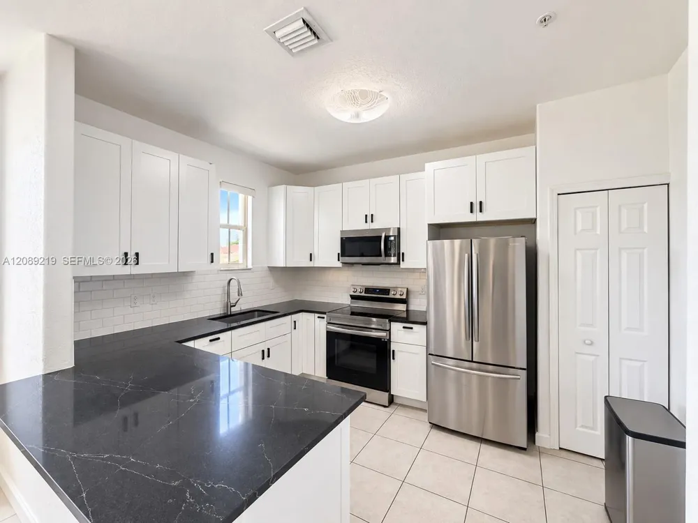 10242 NW 7th St #203 Miami, FL 33172