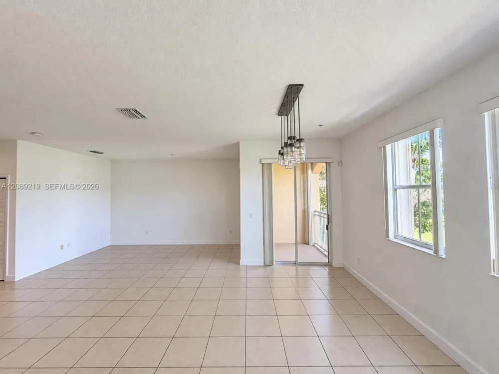 10242 NW 7th St #203 Miami, FL 33172