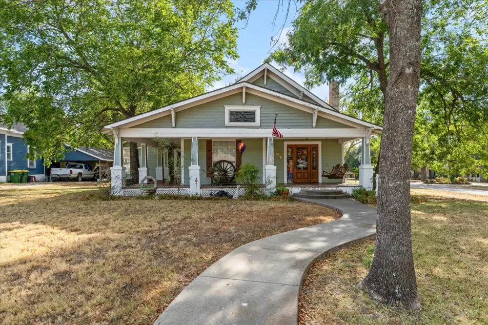 707 Magnolia Avenue Hubbard, TX 76648