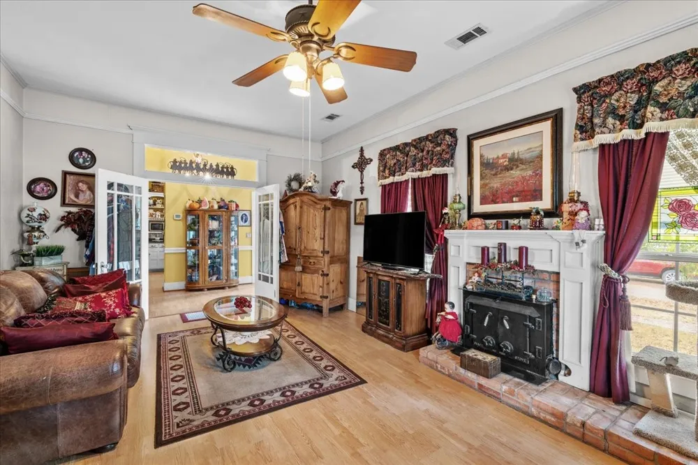 707 Magnolia Avenue Hubbard, TX 76648