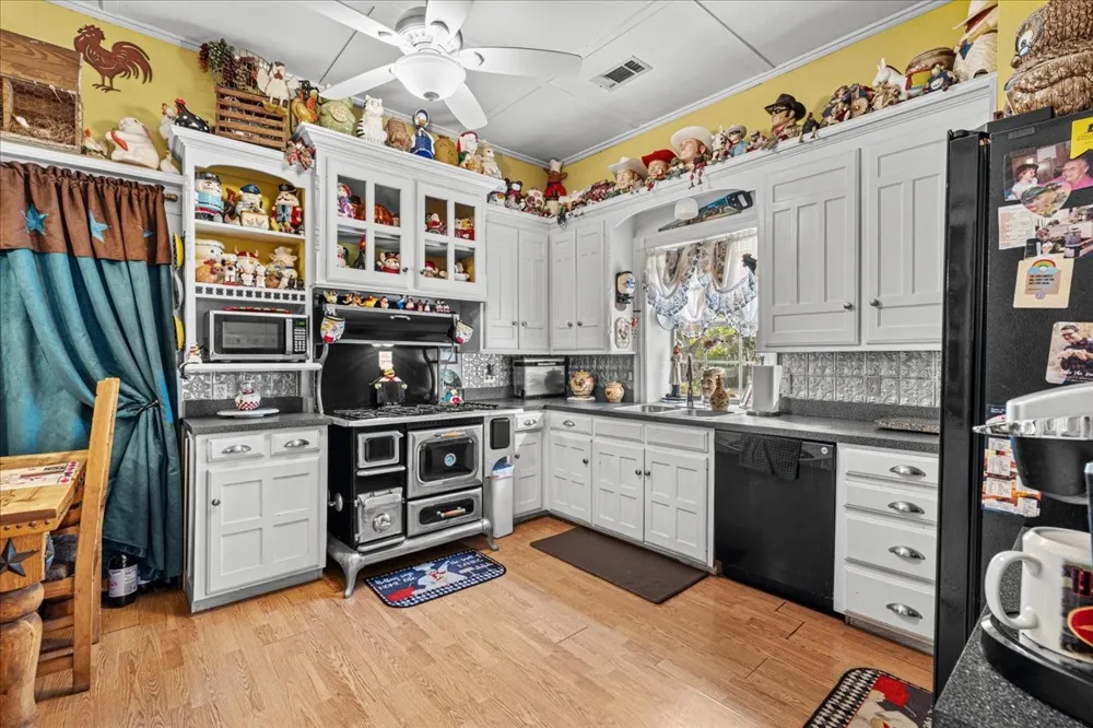 707 Magnolia Avenue Hubbard, TX 76648