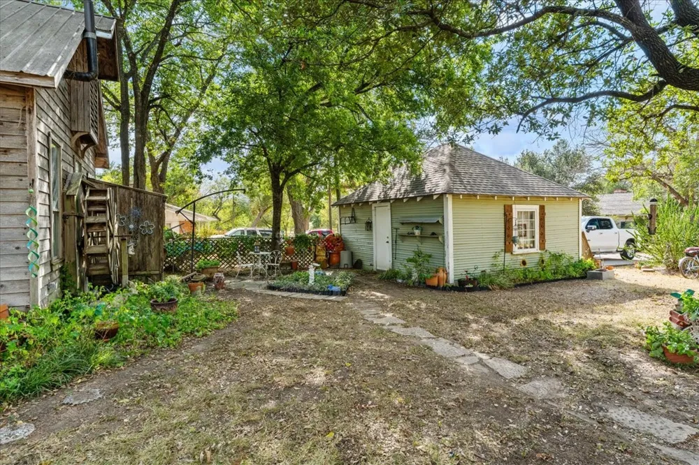 707 Magnolia Avenue Hubbard, TX 76648