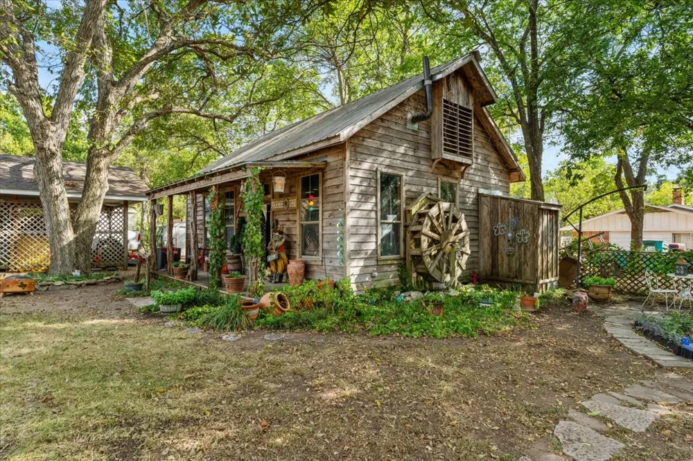 707 Magnolia Avenue Hubbard, TX 76648