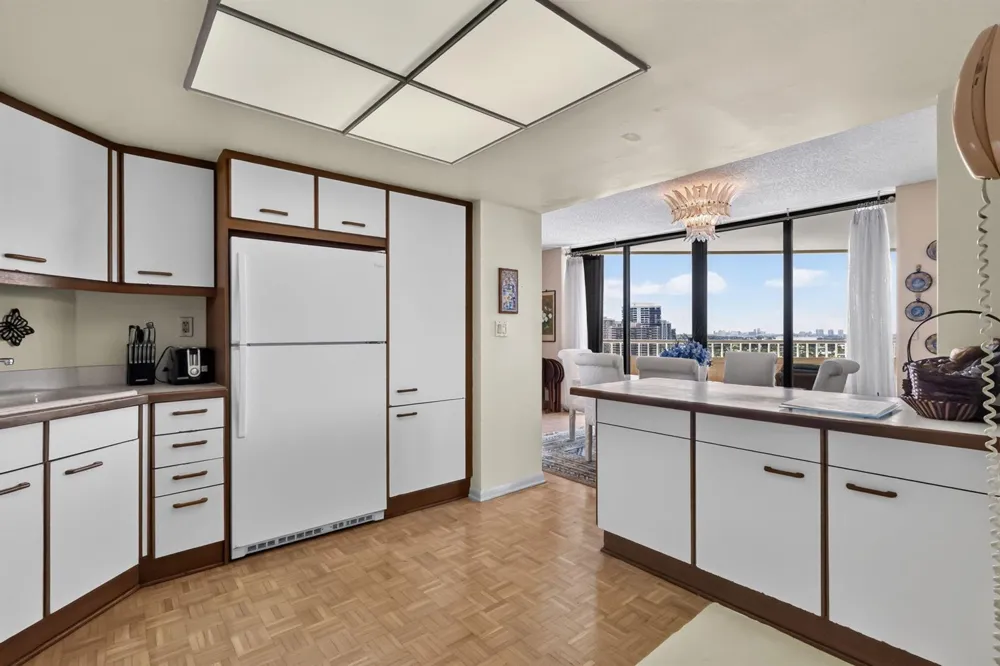 5080 Ocean Drive #14-D Singer Island, FL 33404