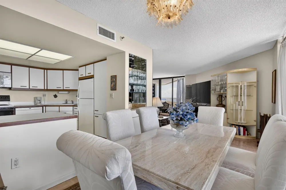 5080 Ocean Drive #14-D Singer Island, FL 33404