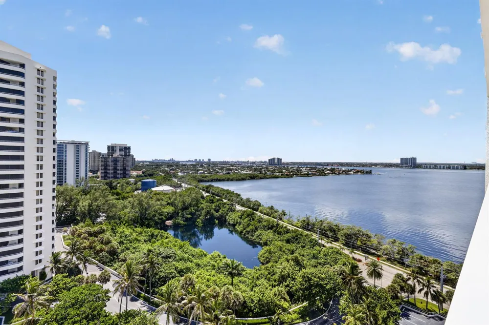 5080 Ocean Drive #14-D Singer Island, FL 33404