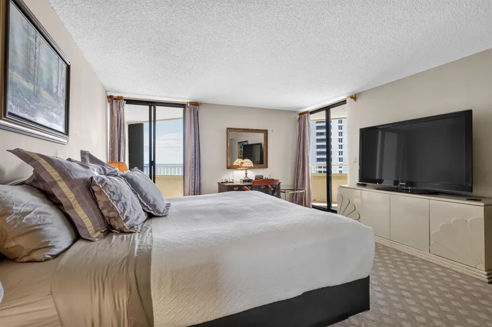 5080 Ocean Drive #14-D Singer Island, FL 33404