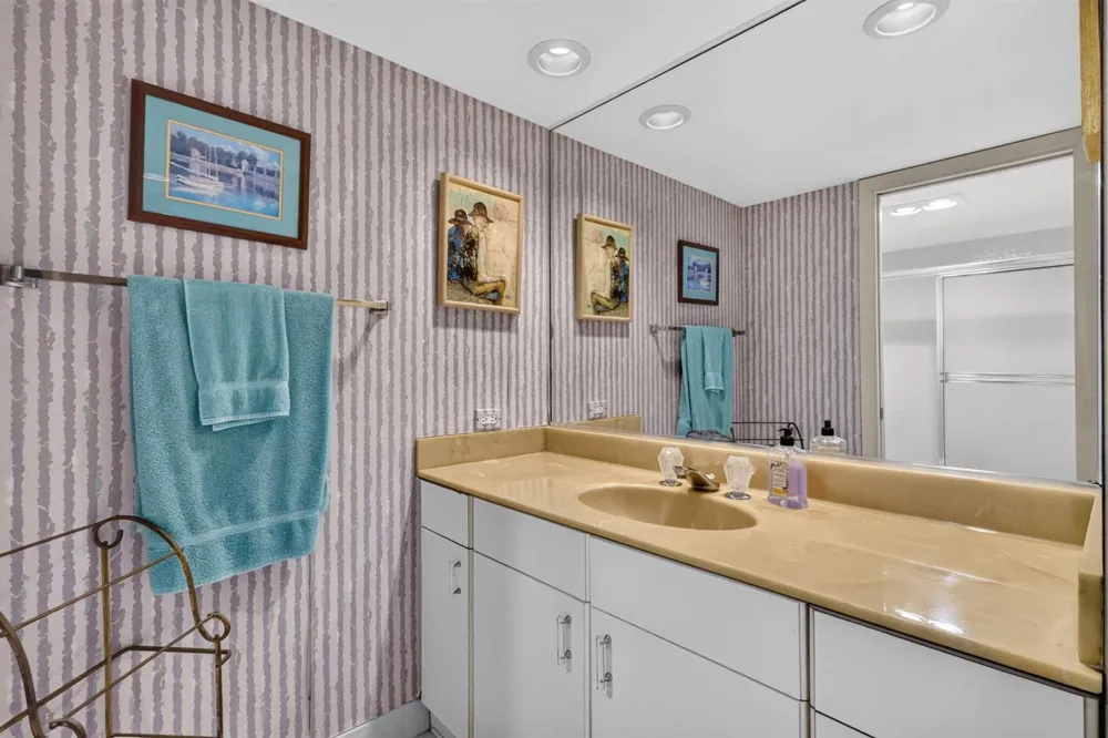 5080 Ocean Drive #14-D Singer Island, FL 33404