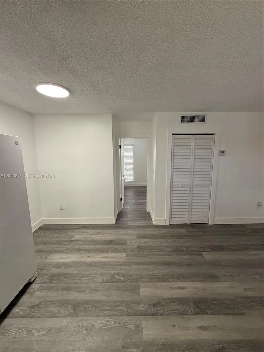 2385 NW 11th St #C31 Miami, FL 33125