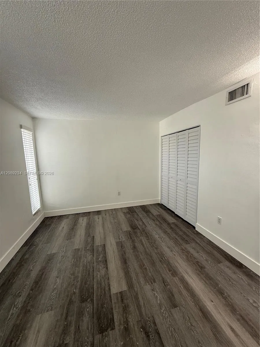 2385 NW 11th St #C31 Miami, FL 33125