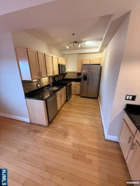 70 Munn Avenue 1008