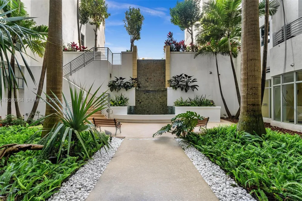 1830 Radius Dr #1102 Hollywood, FL 33020