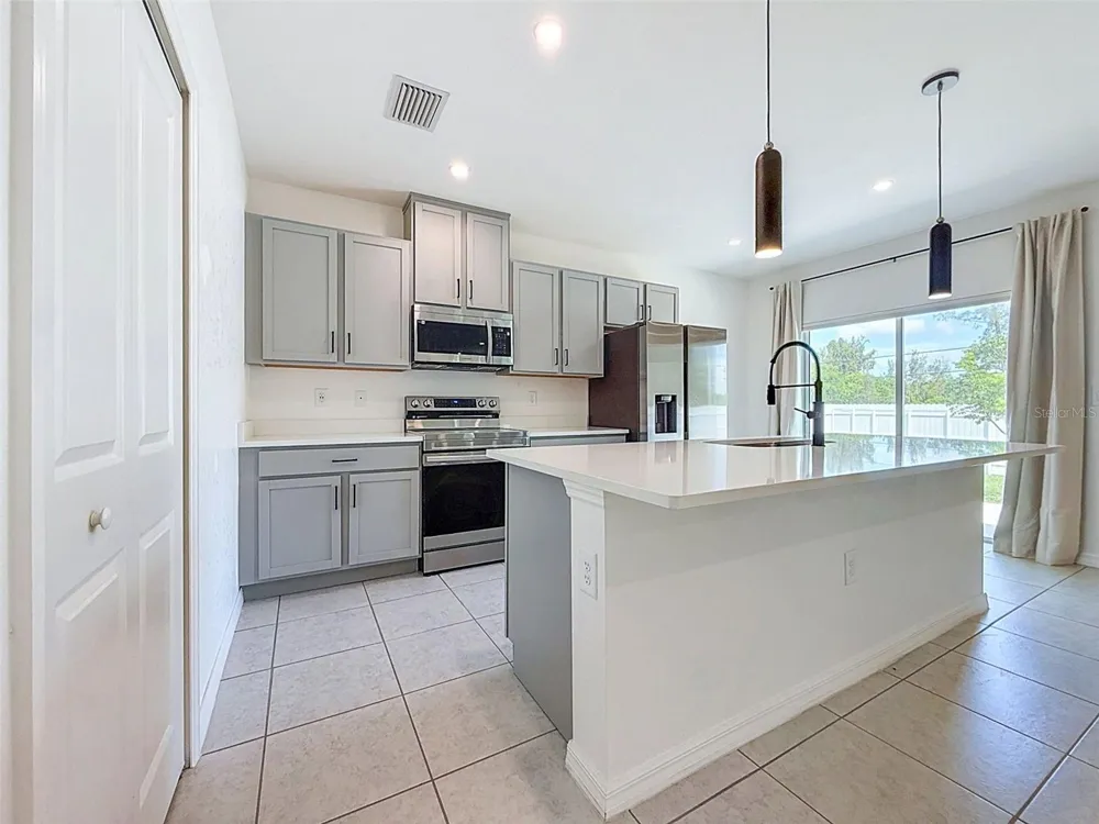805 WHISPERING PINES ROAD Cape Coral, FL 33993