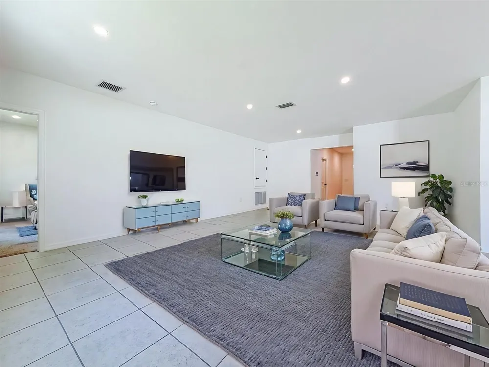 805 WHISPERING PINES ROAD Cape Coral, FL 33993