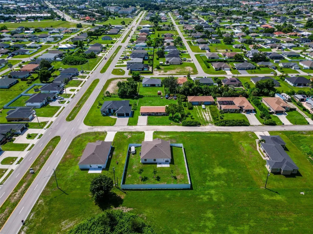 805 WHISPERING PINES ROAD Cape Coral, FL 33993